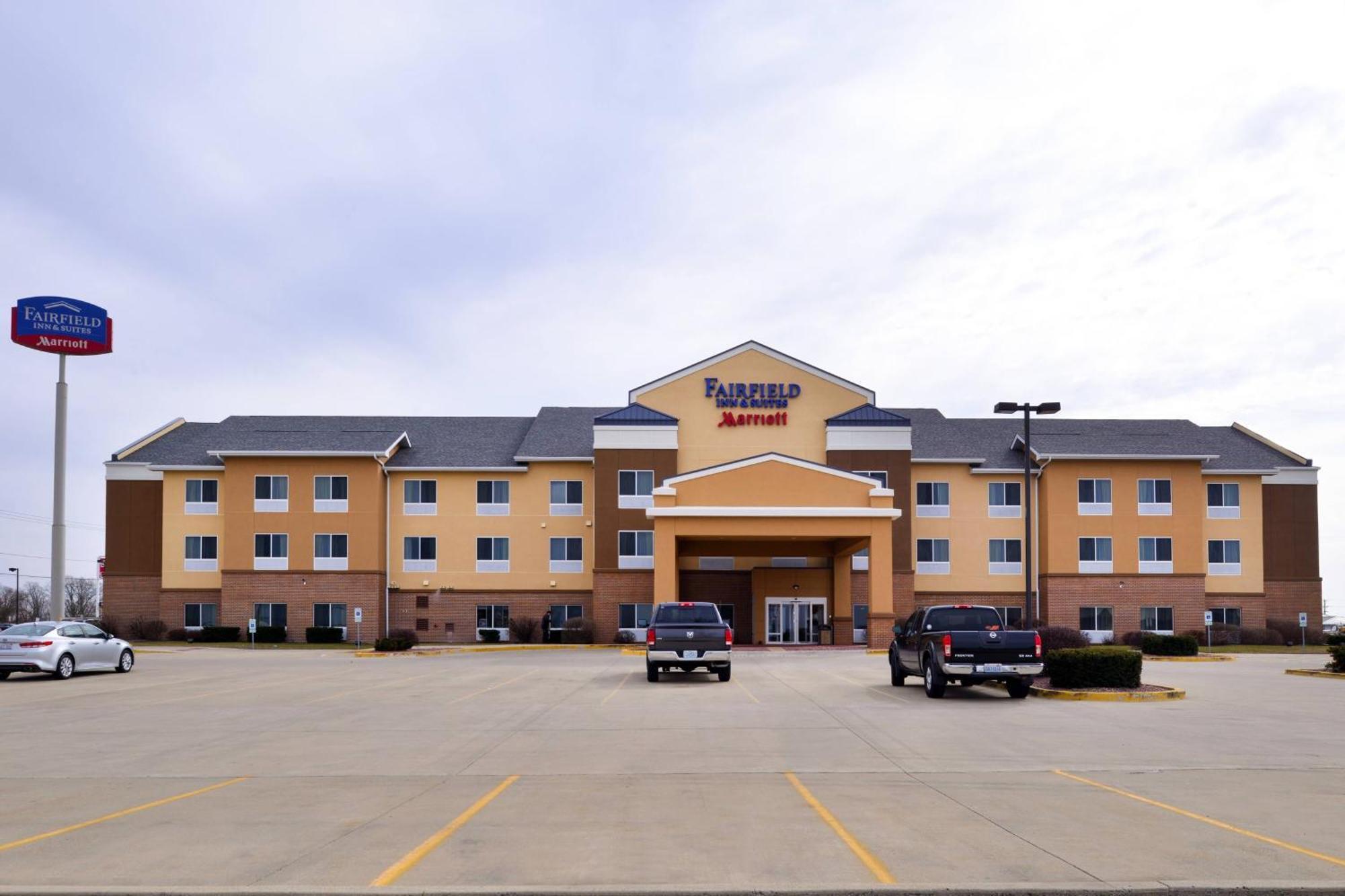 Fairfield Inn & Suites Bloomington Exterior photo